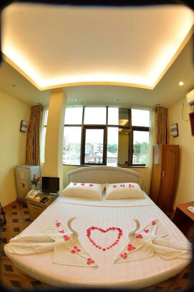 New Golden Forward Hotel Yangon Exterior foto