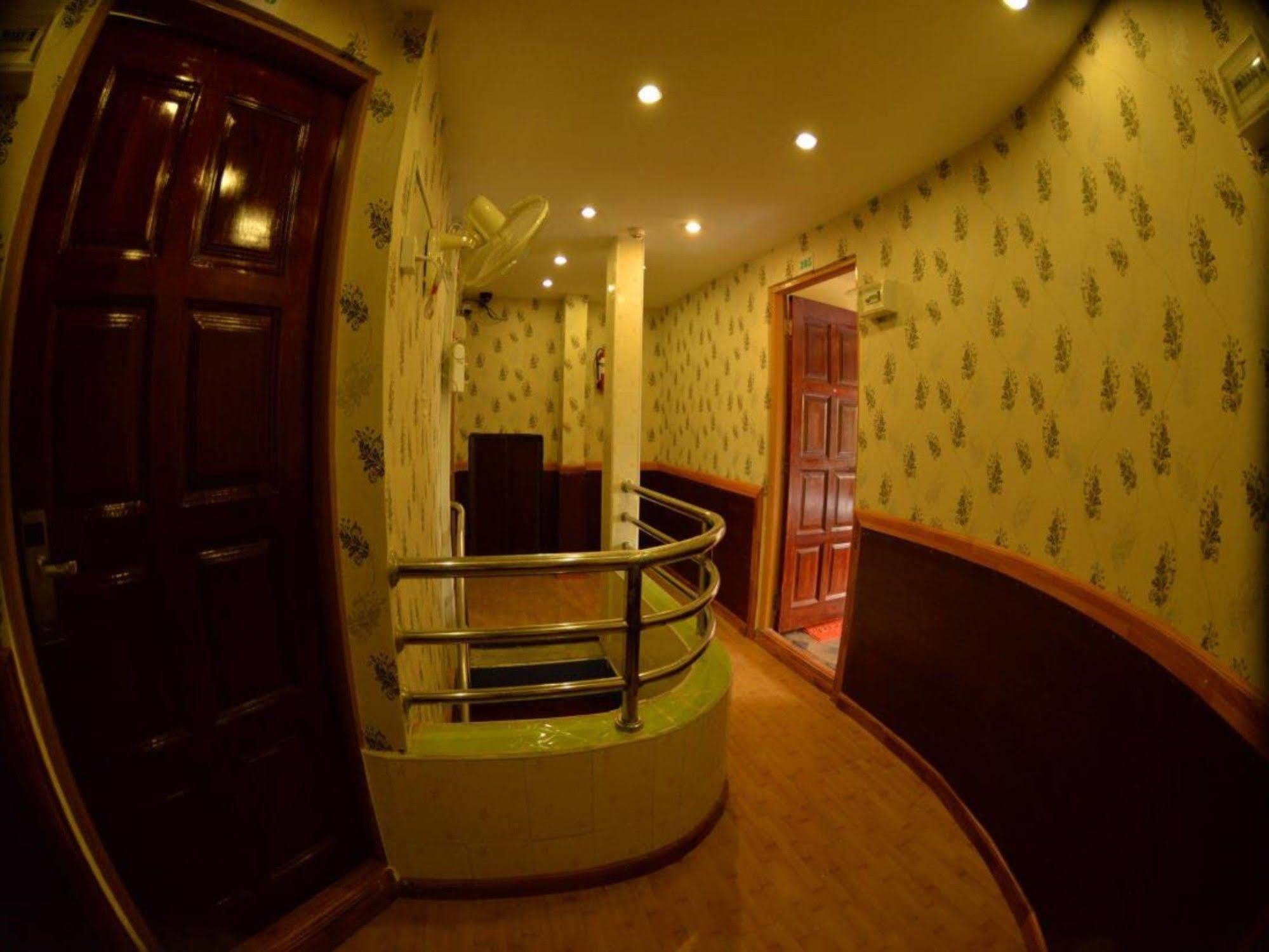 New Golden Forward Hotel Yangon Exterior foto